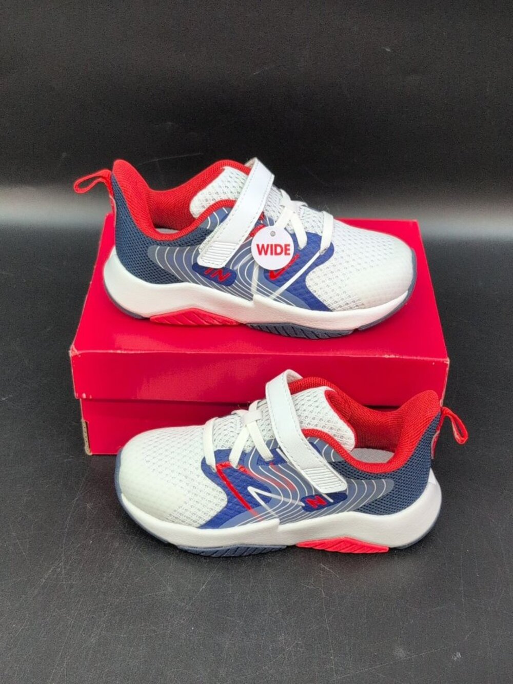 New Balance Rave Run v2 Bungee Top Strap Sneakers Size 10 Blue & White ITRAVAM2